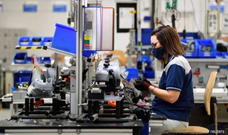 Factory Size: How It Impacts Your Manufacturing Choices and Results